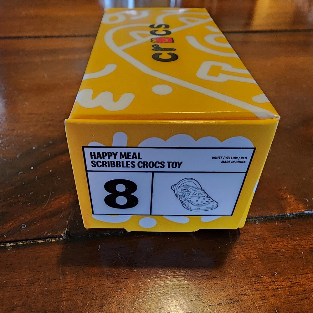 CROCS McDonald's Toy Collection #8 Scribbles - NIB White Complete with Stickers - Picture 3 of 5